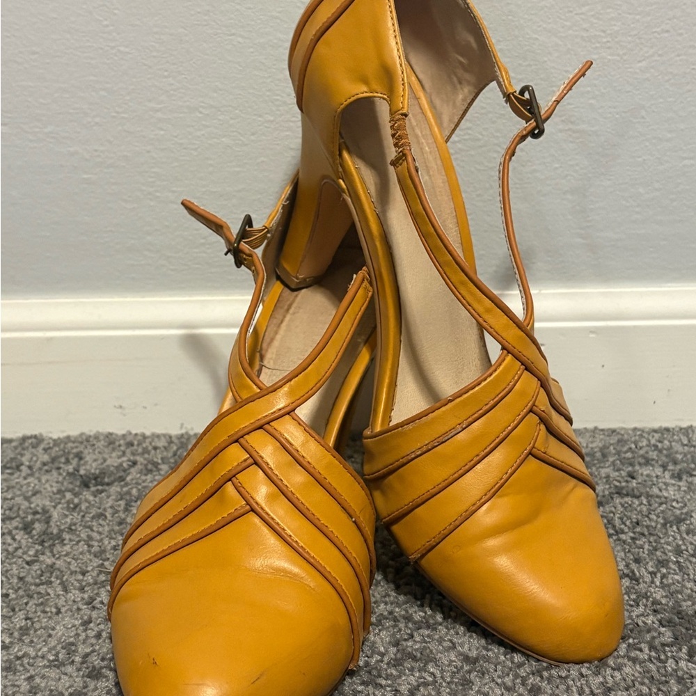 Mustard Chelsea Crew heels